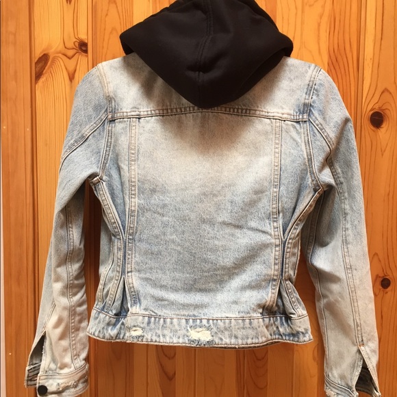 BLANK NYC Casual Encounter Jean jacket with removable hood - Picture 2 of 4